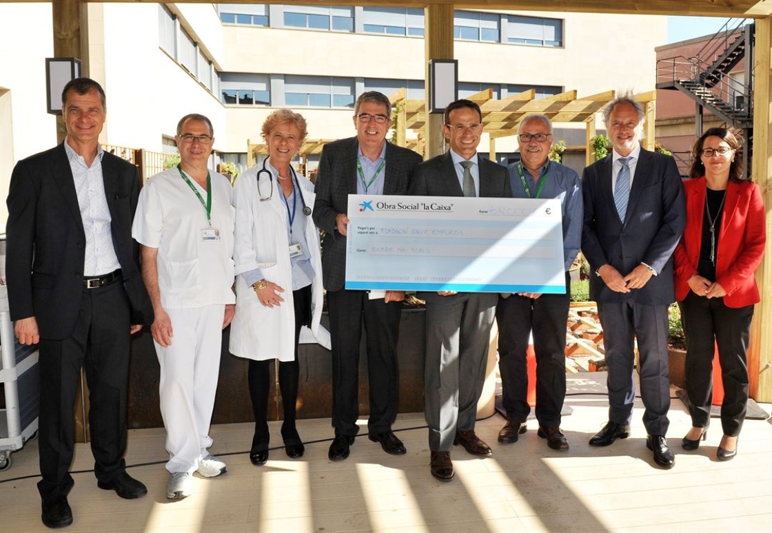 El Jardí Terapèutic del Bernat Jaume rep un donatiu de 12.000 euros de l’Obra Social “la Caixa”