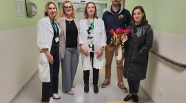 La Fundació Salut Empordà celebra Sant Jordi amb roses per a les persones ingressades i les treballadores 