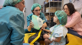 L’Hospital de Figueres introdueix noves mesures d’humanització per millorar l’experiència dels infants quan han de ser operats 