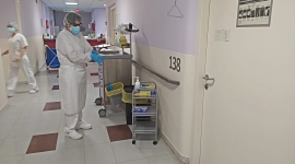 La pressió per la nova onada de coronavirus i pel turisme obliga l’Hospital de Figueres a derivar pacients a altres centres