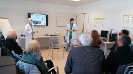 L’ABS l’Escala reuneix una dotzena de persones en un taller grupal per deixar de fumar