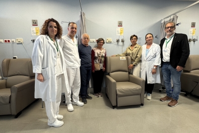 Oncolliga Girona fa una donació d’11.548 euros a la FSE per comprar 16 butaques per a l’Hospital de Dia Oncològic i el Bernat Jaume