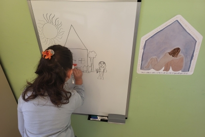 Les habitacions de Pediatria de l’Hospital de Figueres estan decorades amb pissarres gràcies a una donació de la ZER Empordà 