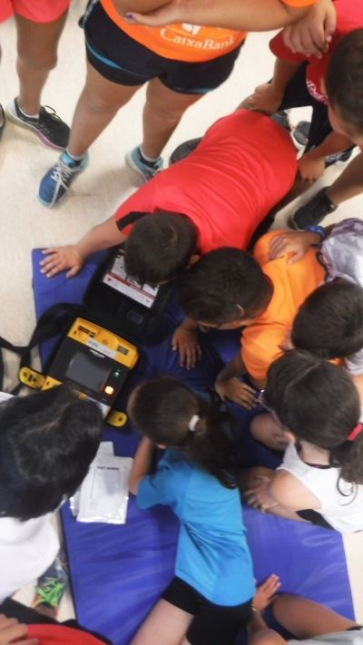Curs sobre el funcionament d'un desfibril·lador