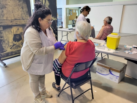 Vacunació de la grip a la Sala polivalent municipal de l'Escala