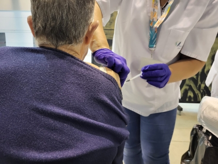 Vacunació de la grip a la Sala polivalent municipal de l'Escala