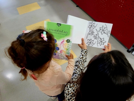 Donació de mandales a Pediatria