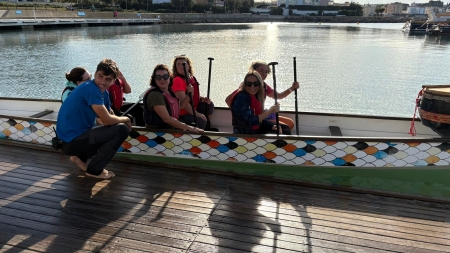 Dragon boat, una nova activitat terapèutica a l'Escala