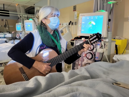 Activitat de voluntariat: acompanyament musical a Diàlisi