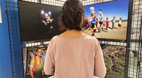 Consultes Externes de l’Hospital de Figueres acull l’exposició fotogràfica que repassa deu anys de l’Oncotrail