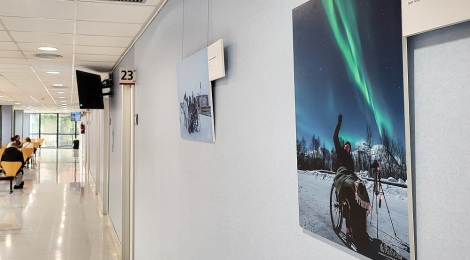 L’Hospital de Figueres acull la mostra fotogràfica «Destí Tromso: trencant barreres» sobre el viatge d’un grup de MIFAS a la ciutat noruega