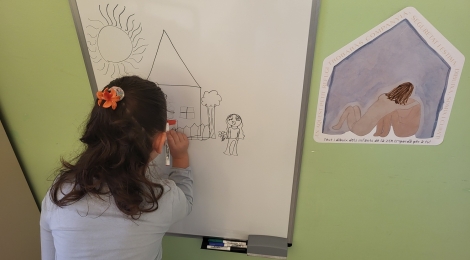 Les habitacions de Pediatria de l’Hospital de Figueres estan decorades amb pissarres gràcies a una donació de la ZER Empordà 