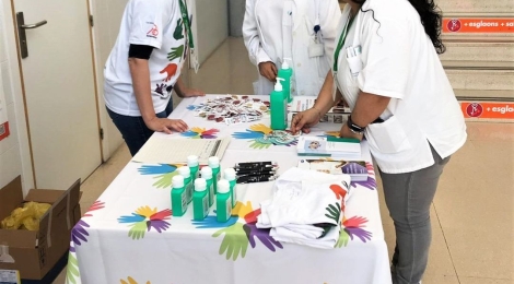 Estands, contes i un concurs de cartells a la Fundació Salut Empordà, amb motiu del Dia Mundial d’Higiene de Mans