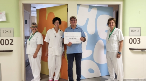 Capmany dona 1.000 euros per a posar vinils a les portes de les habitacions de Pediatria de l’Hospital de Figueres